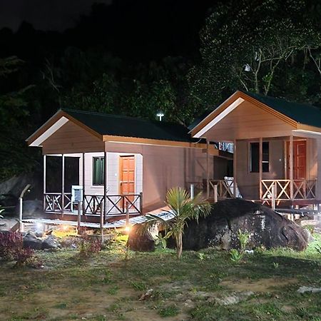 Dumba Bay Tioman Hotell Kampung Genting Exteriör bild