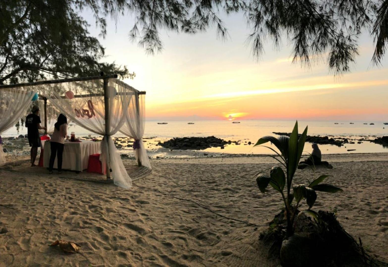 Dumba Bay Tioman Hotell Kampung Genting Exteriör bild