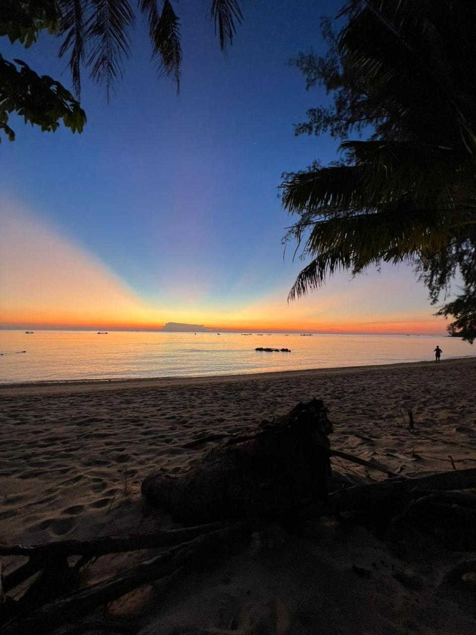 Dumba Bay Tioman Hotell Kampung Genting Exteriör bild