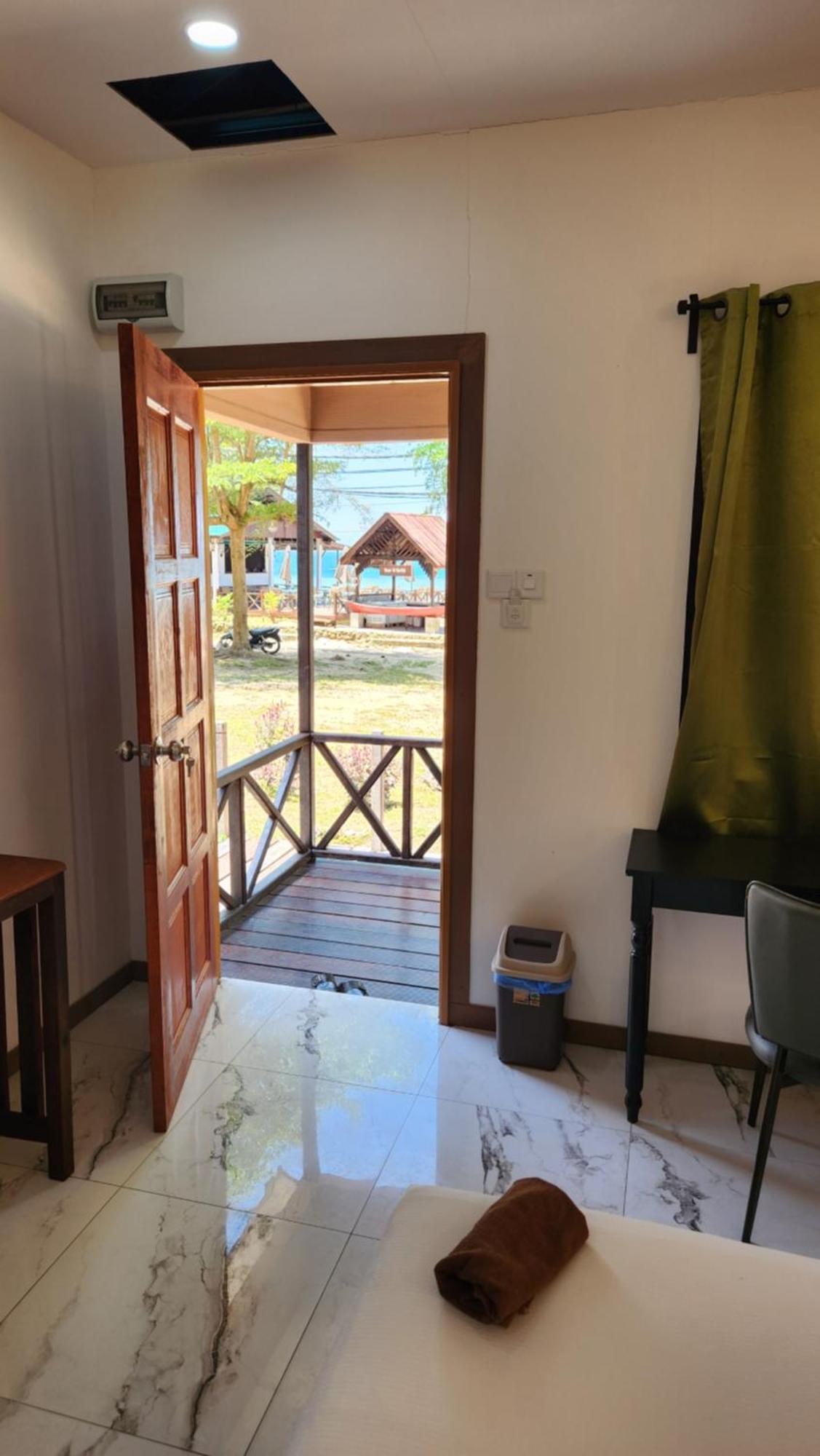Dumba Bay Tioman Hotell Kampung Genting Exteriör bild