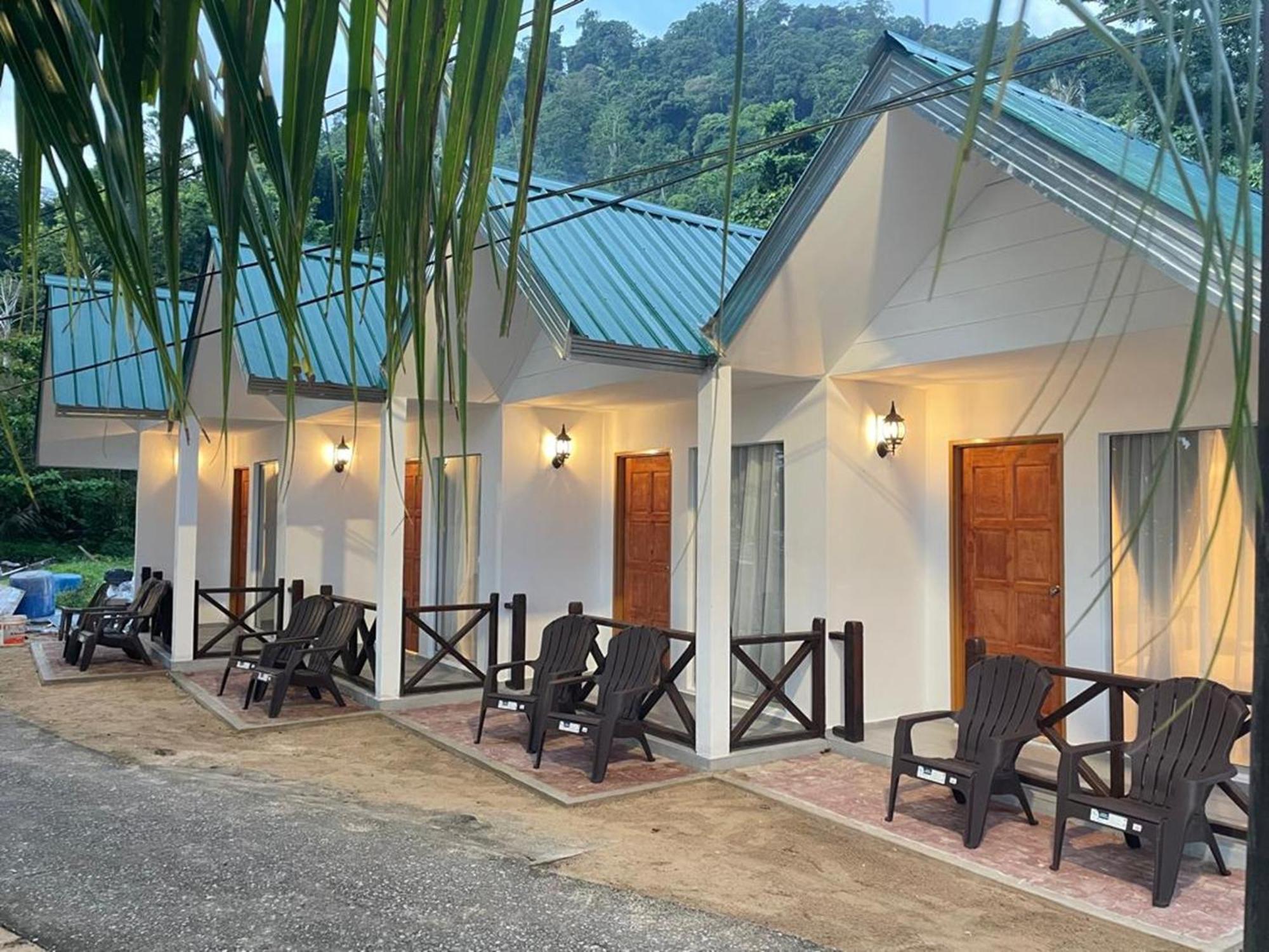 Dumba Bay Tioman Hotell Kampung Genting Exteriör bild